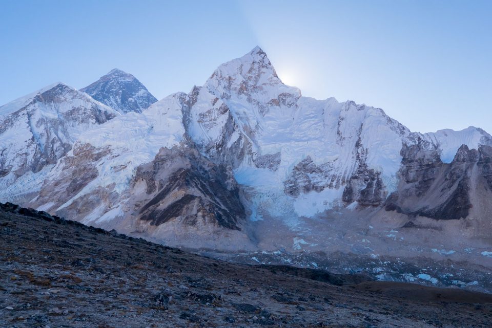 Вид на Эверест со склона Кала-Паттар