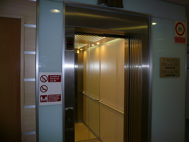 Отель Savoy. Лифт