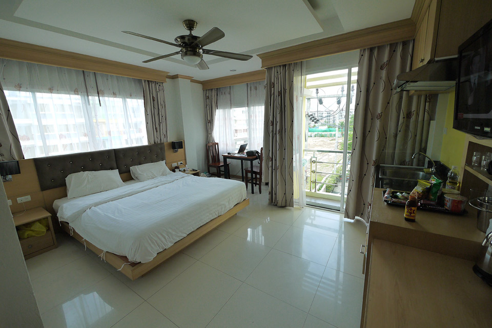 Green Harbor Hotel & Service Apartment