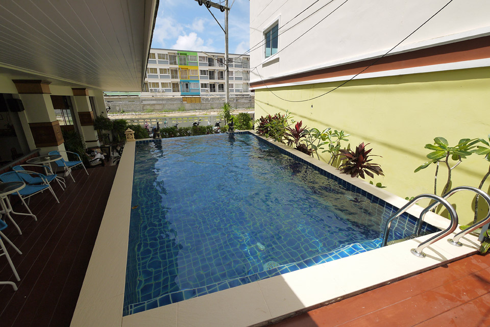 Green Harbor Hotel & Service Apartment