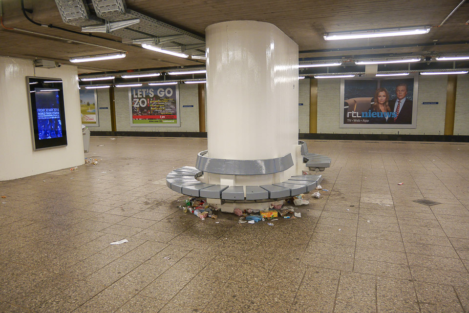 Метро Амстердама