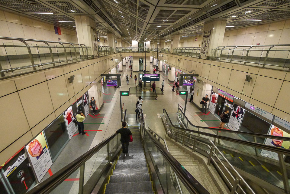 Метро в Сингапуре