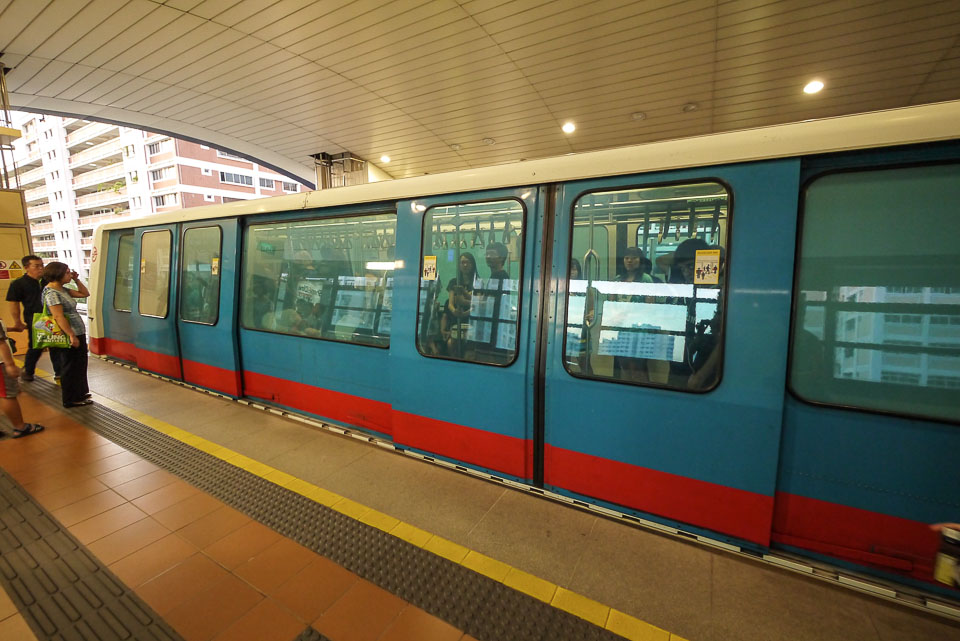 Метро в Сингапуре