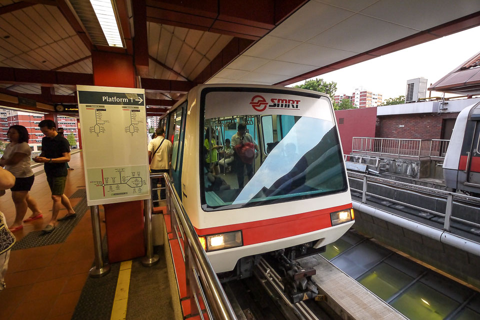 Метро в Сингапуре