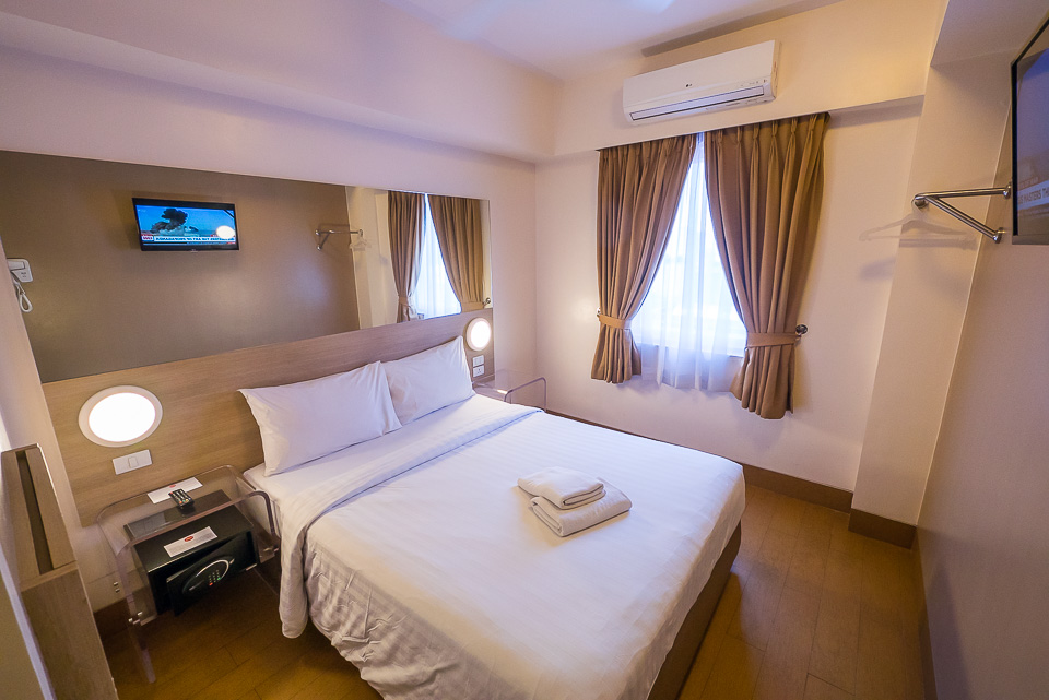 Tune Hotel, Манила