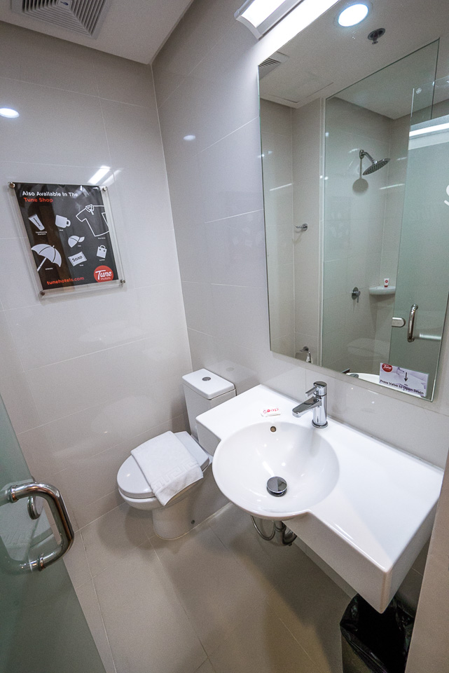 Tune Hotel, Манила
