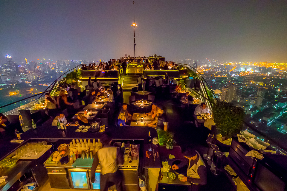 Moon Bar in Banyan Tree Hotel