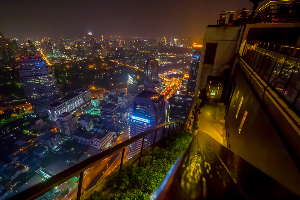 Moon Bar in Banyan Tree Hotel