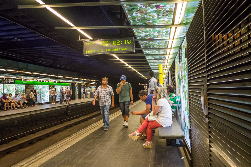 Метро в Барселоне