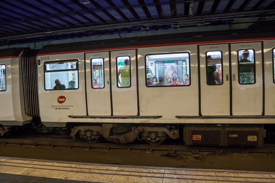 Метро в Барселоне