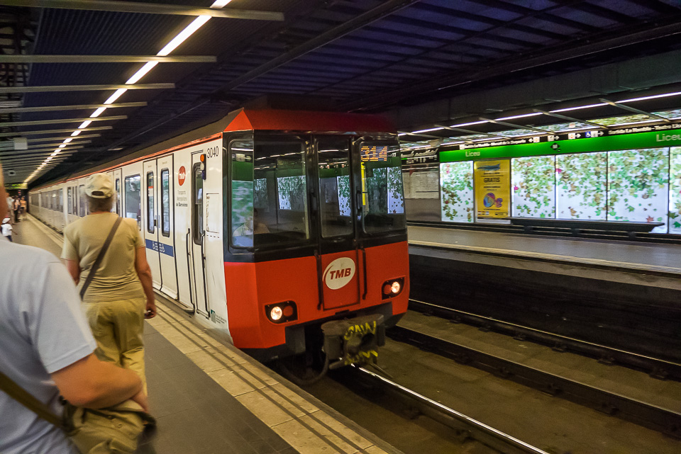 Метро в Барселоне
