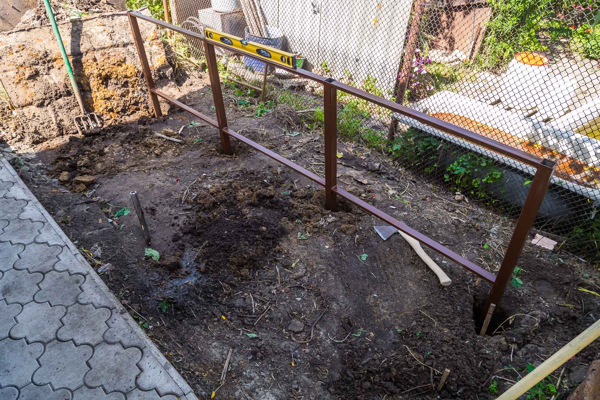 Красивый компостный короб на даче своими руками