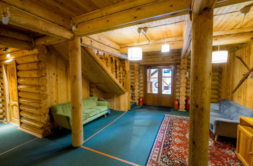 Холл. Эко-Отель Skazka Lodge